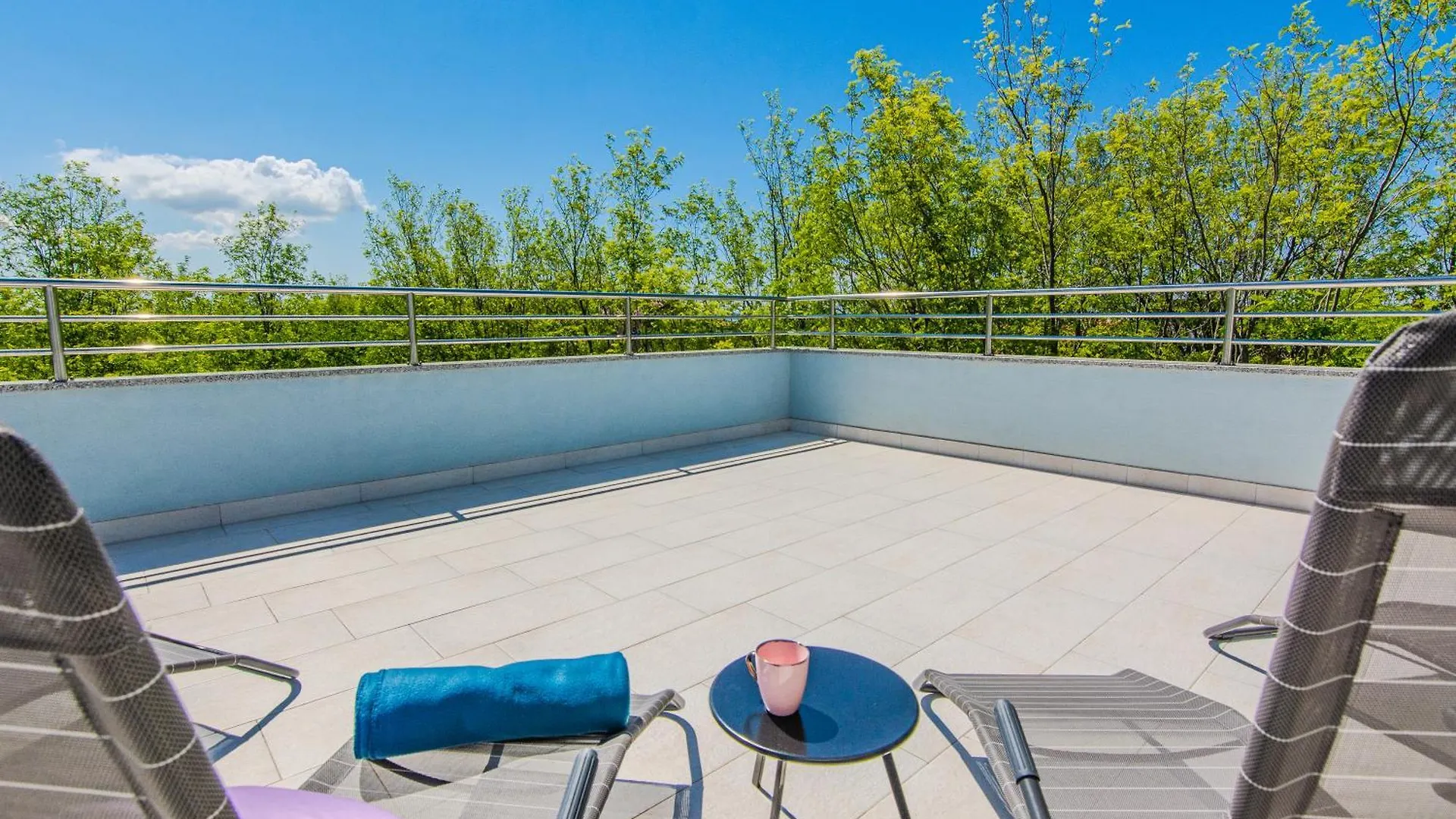 House Calm Forest 5 Minutes Walking From The Sandy Beach Privlaka