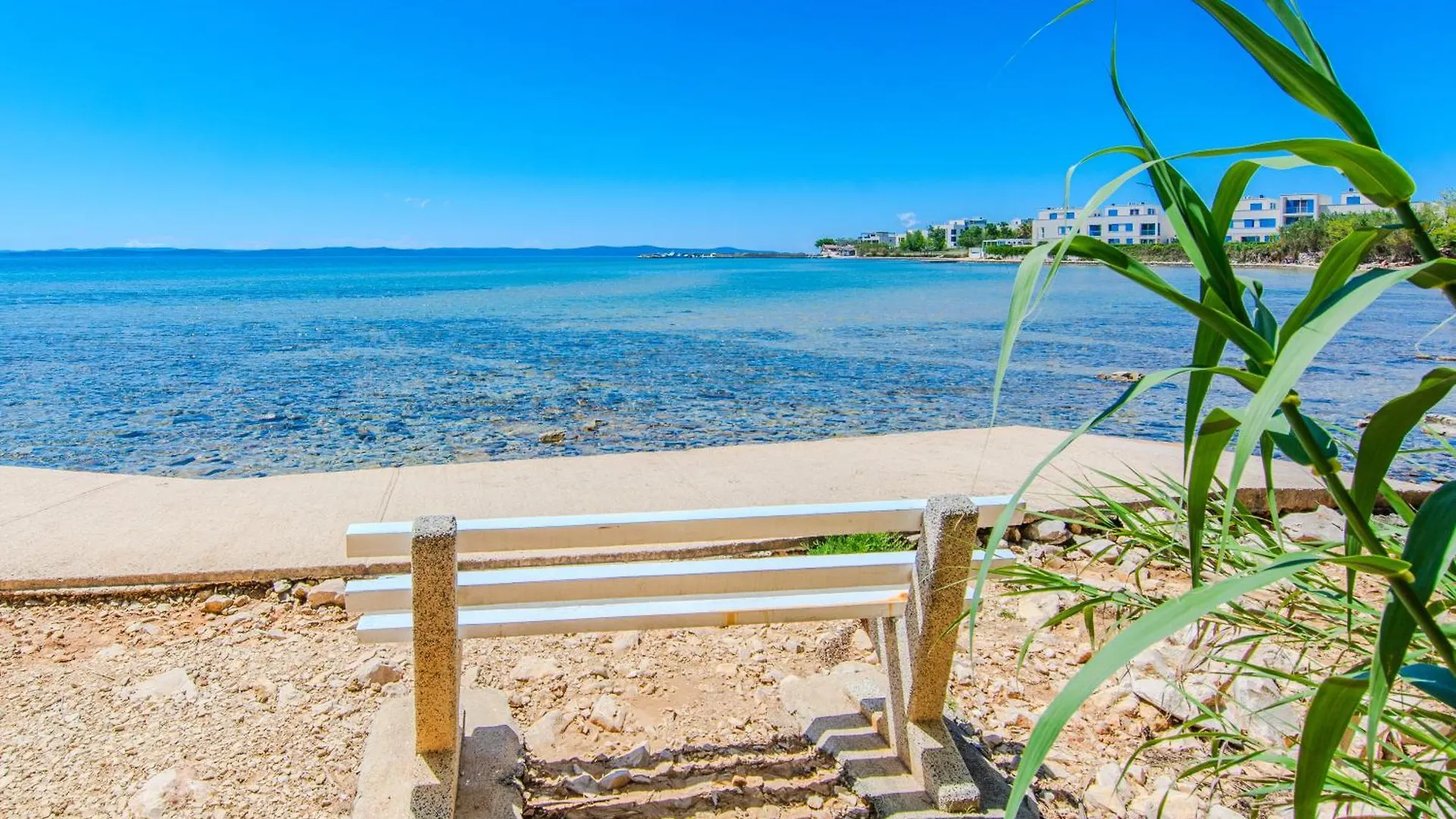 Aparthotel House Calm Forest 5 Minutes Walking From The Sandy Beach Privlaka