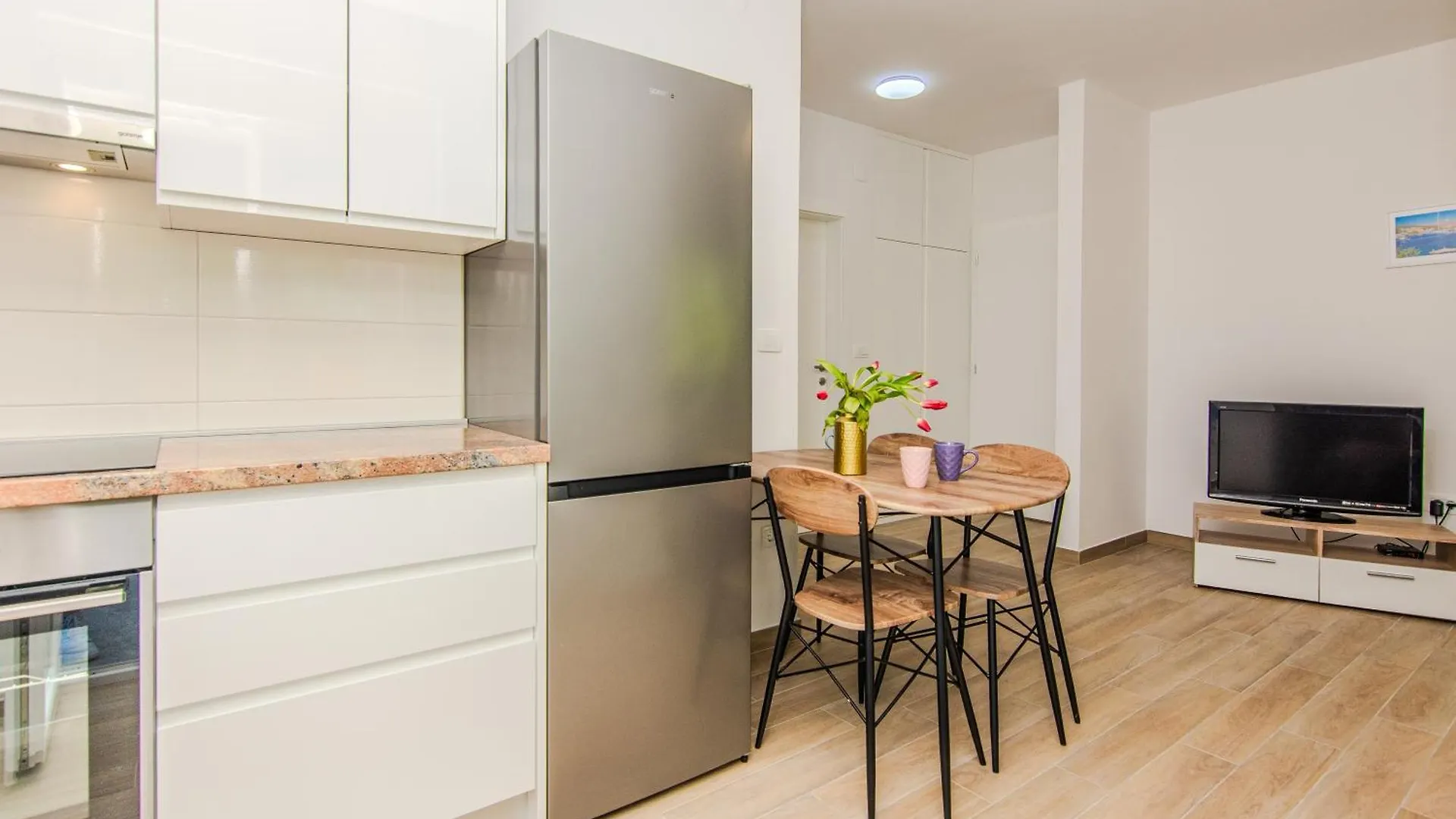 House Calm Forest 5 Minutes Walking From The Sandy Beach Privlaka