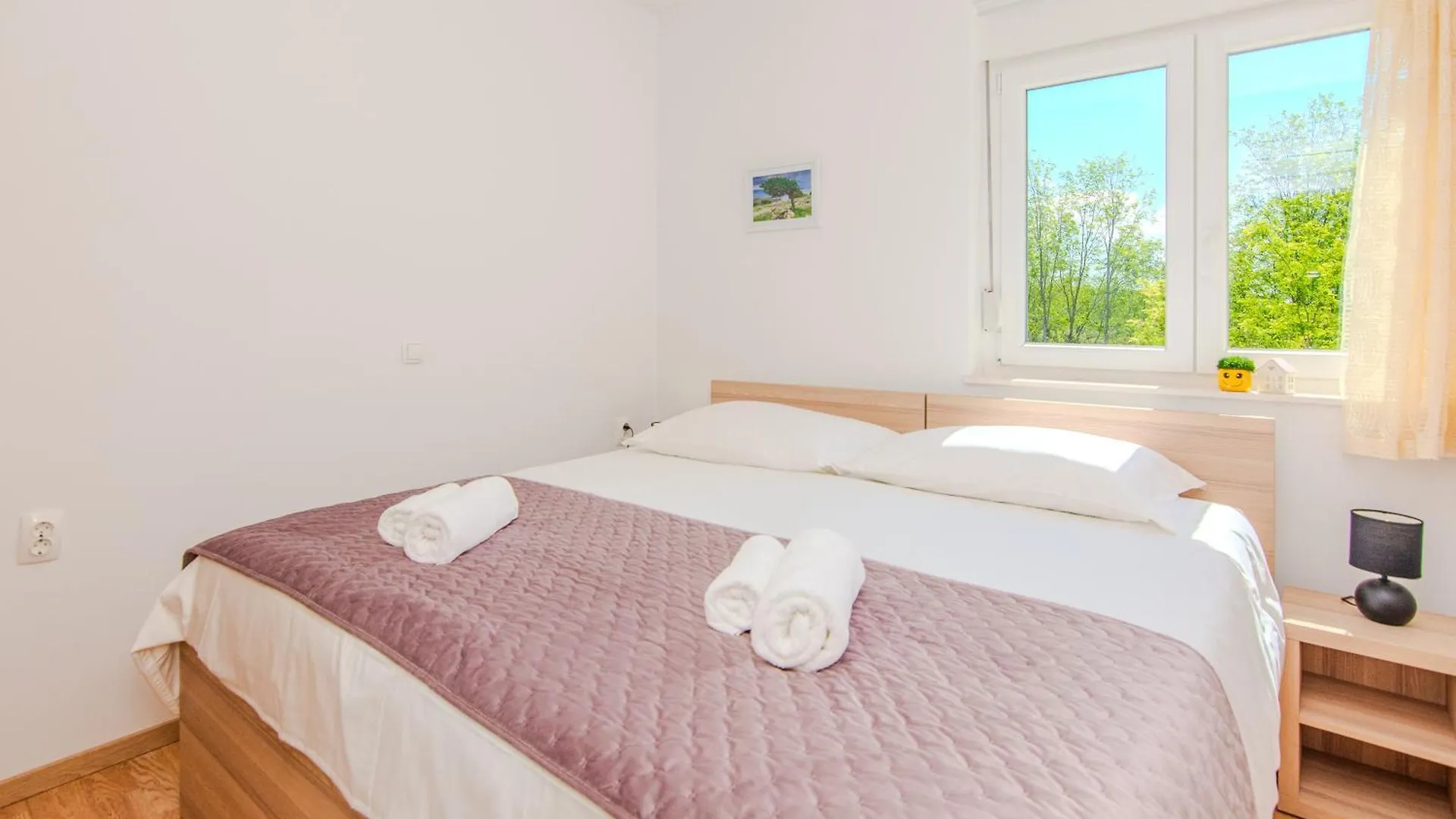 House Calm Forest 5 Minutes Walking From The Sandy Beach Privlaka